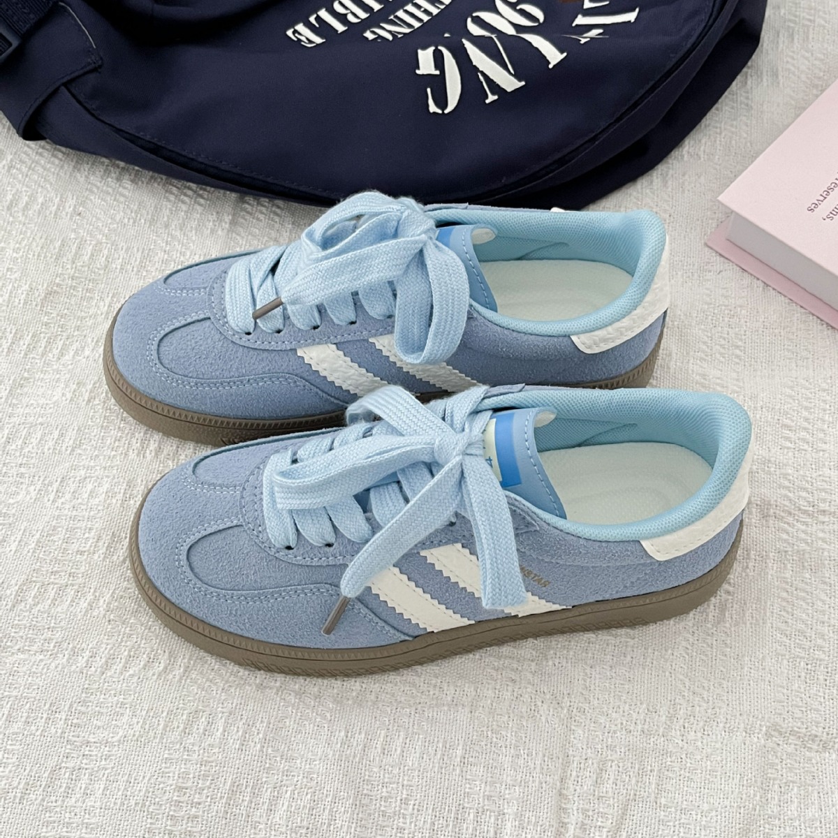 Vintage-style sneakers for wom - مراجعة Sewing New وسعره