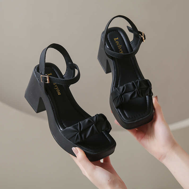 Camp Without Heel Woman Sandal - مراجعة Sewing New وسعره
