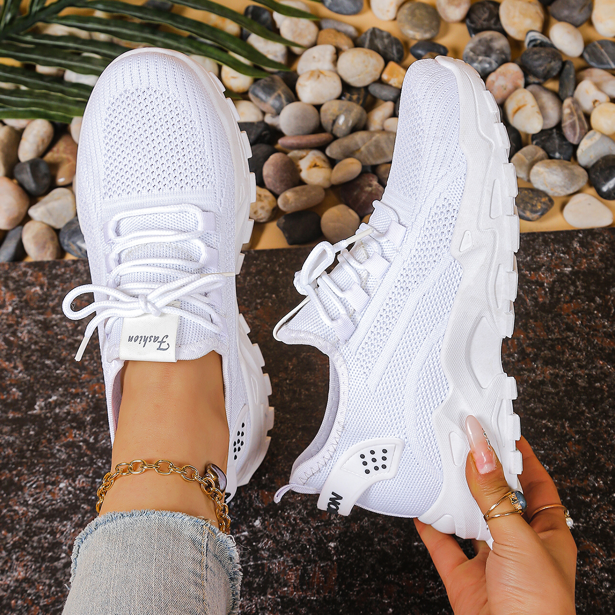 Women's sports shoes 2026，Brea - مراجعة Sewing Garment وسعره