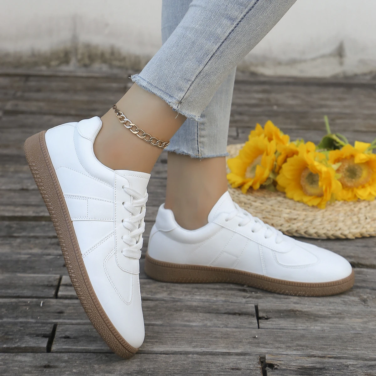 Ladies' casual white sports sh - مراجعة Sewing Garment وسعره